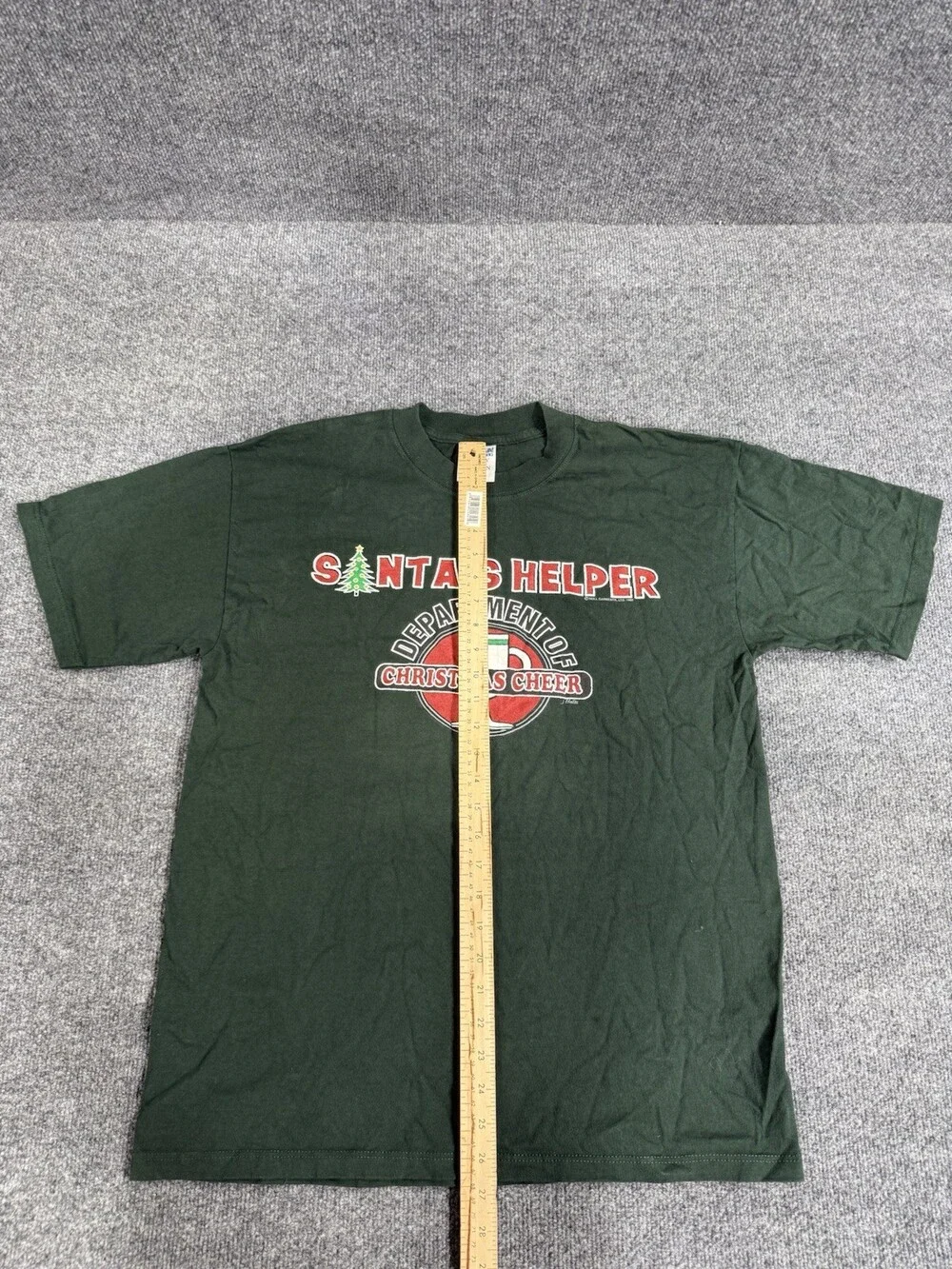 Vintage Gildan Santaâs Helper Christmas Cheer Green Graphic T Shirt Mens Large